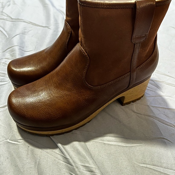 One Day Sale!! Women’s ‘Fawn’ Boots FAST SHIPPING!!! - Picture 2 of 6